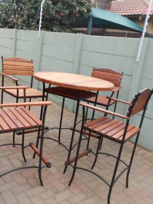 Teak 4 Seater Riound Bar set